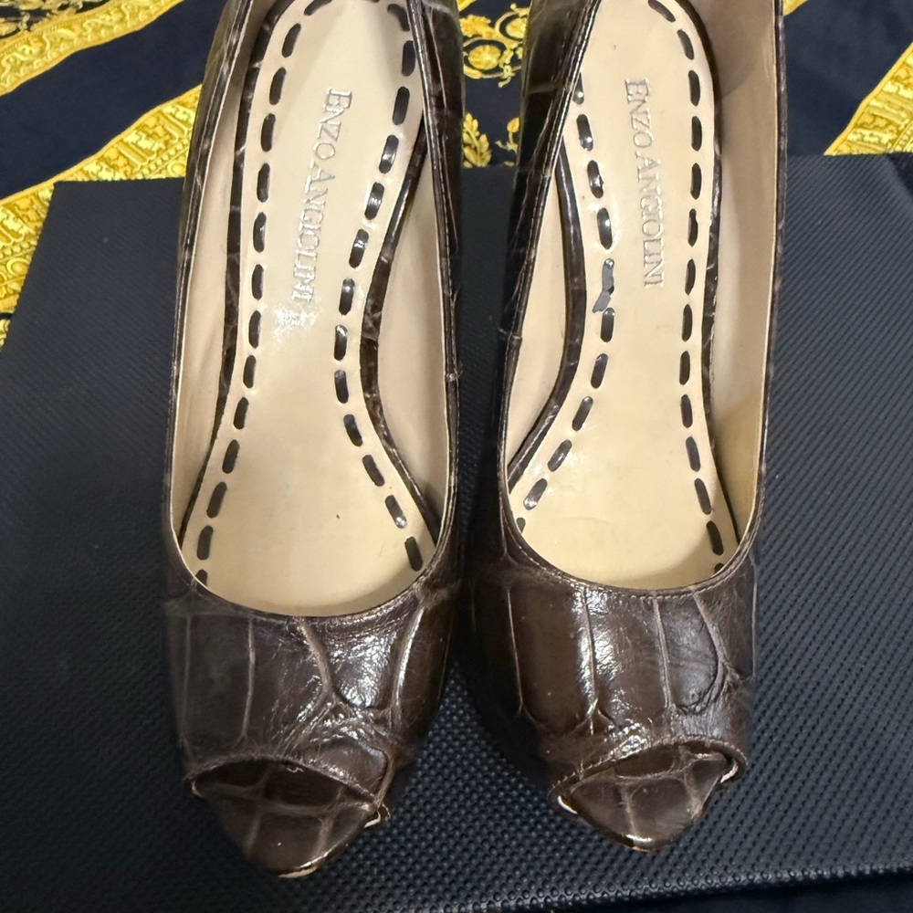 Enzo Angiolini Brown Textured Peep-Toe Heels